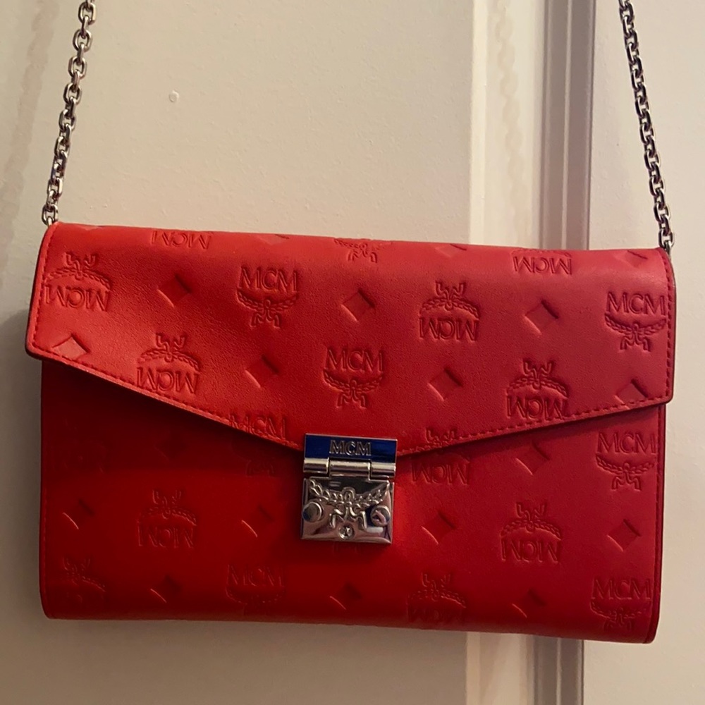 Authentic MCM crossbody💋